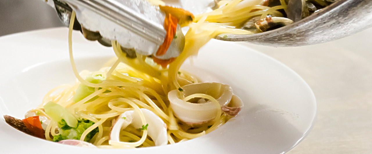 つぶ貝とアスパラガス じゃが芋のジェノヴェーゼ イメージ